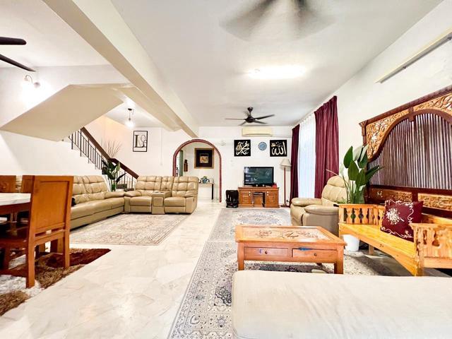 Terraced House for sale