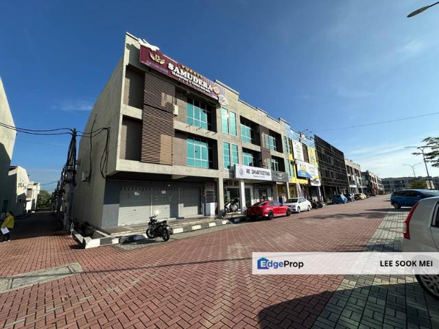 Shop for sale in Perak, Manjung