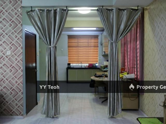 Terraced House for sale in Malaka