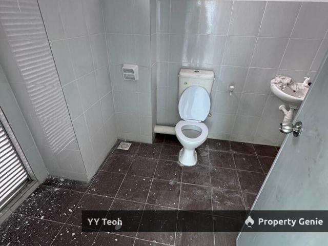 Terraced House for sale in Malaka