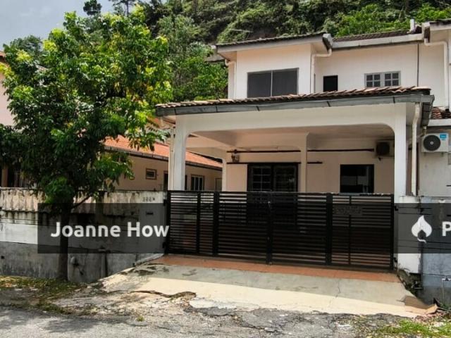 Terraced House for sale in Malaka