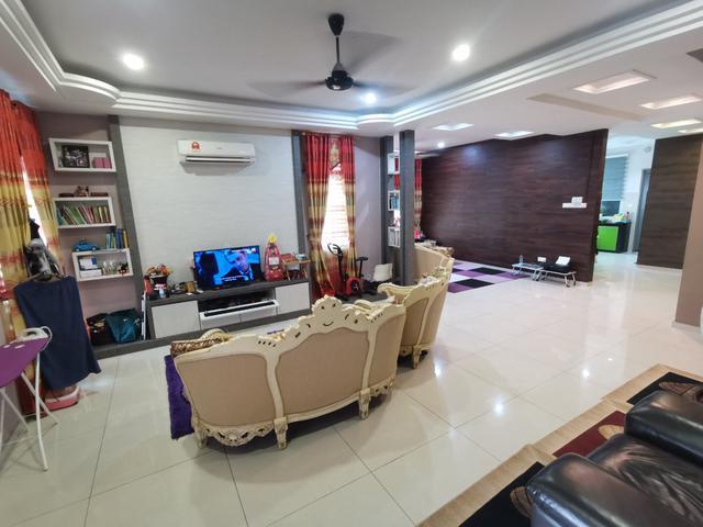 Residential House for sale in Malaka