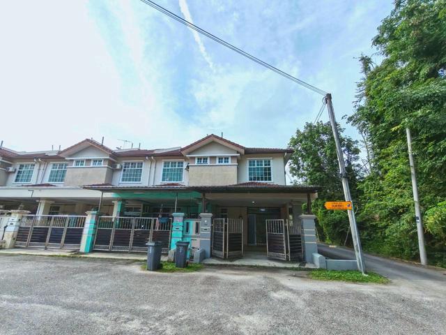 Terraced House for sale in Malaka