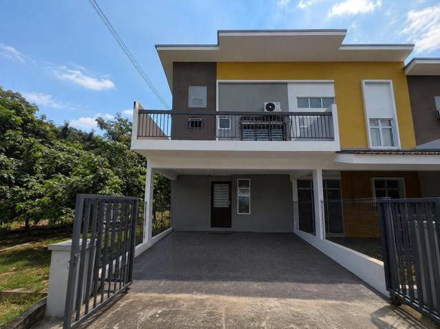 Townhouse for sale in Durian Tunggal, Malaka