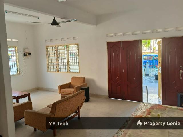 Terraced House for sale in Malaka