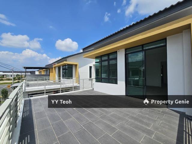 Terraced House for sale in Malaka