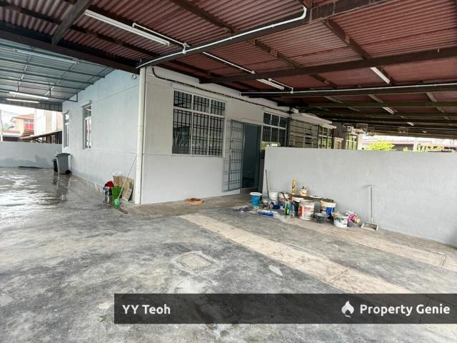 Townhouse for sale in Malaka