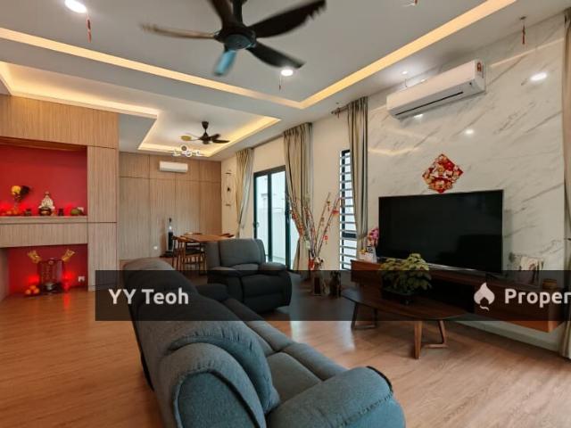 Terraced House for sale in Malaka