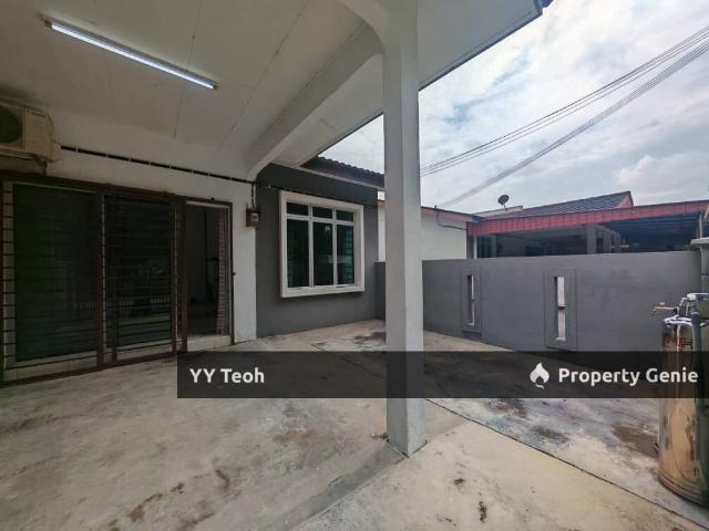 Terraced House for sale in Rembia, Malaka