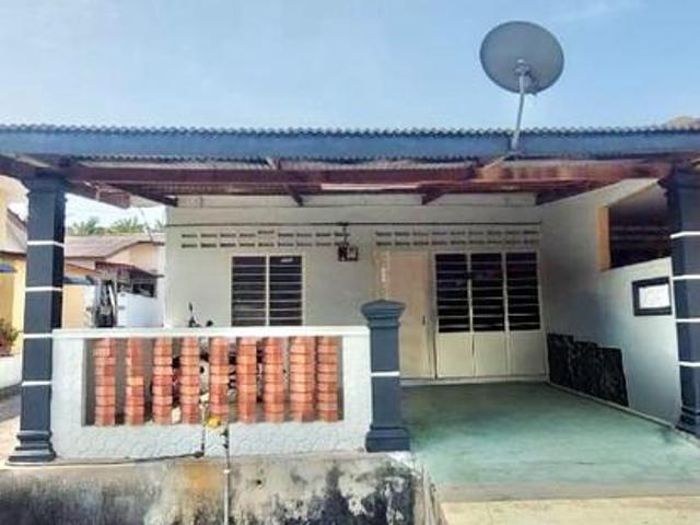 Terraced House for sale in Malaka