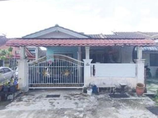 Terraced House for sale in Malaka