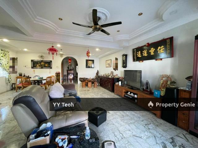 Terraced House for sale in Malaka