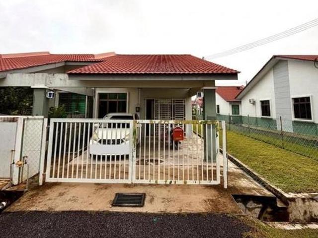 Terraced House for sale in Malaka