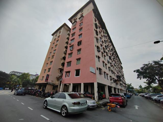 Flat for sale in Petaling, Subang Jaya