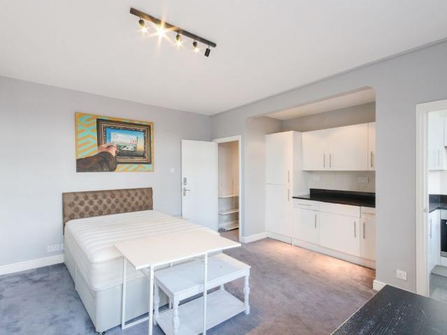Studio for rent in Saint Pancras, Greater London