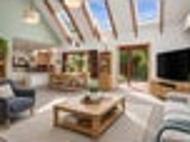 House for sale in Chaslands, Canterbury