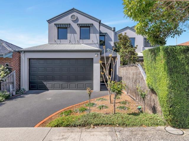 Townhouse for sale in Parkdale, Melbourne