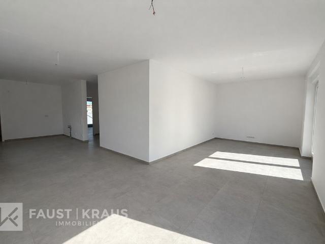 Dachgeschosswohnung mieten in Eschborn, Hessen