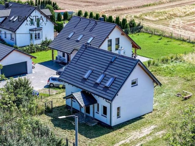 Dom na sprzedaż w Cedry Wielkie, Pomorskie