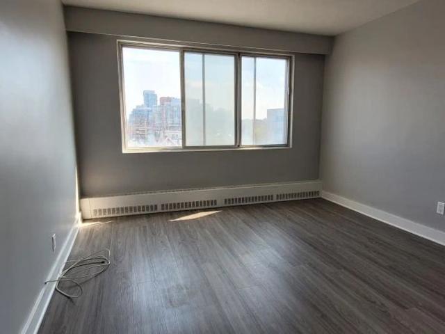 Apartment for rent in Somerset, Ottawa