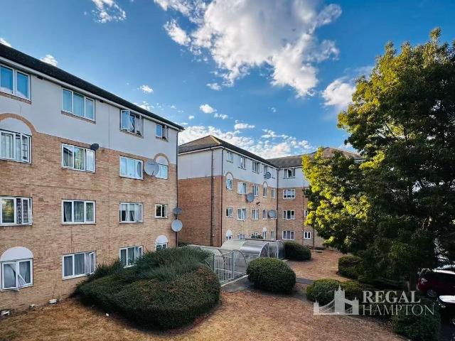 Apartment for rent in Ponders End, Greater London