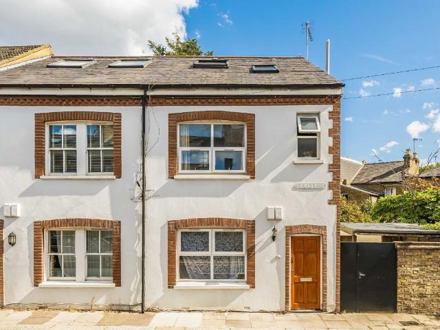 Apartment for rent in London Borough of Hounslow, Greater London