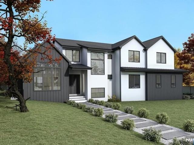 House for sale in Cresskill