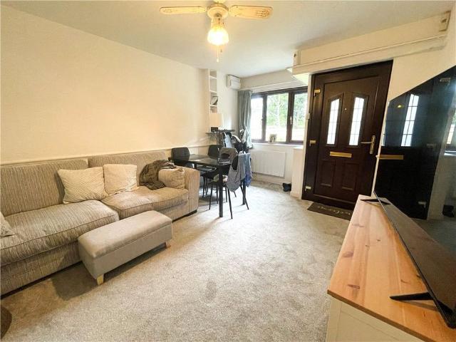 House for rent in Row Town, Surrey