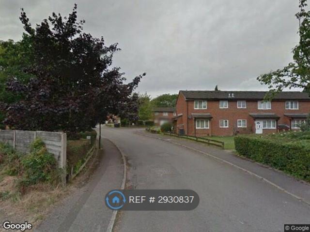 House for rent in Row Town, Surrey