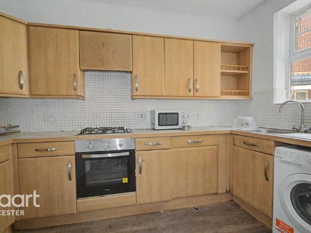 House for rent in Stocking Farm, Old Wharf