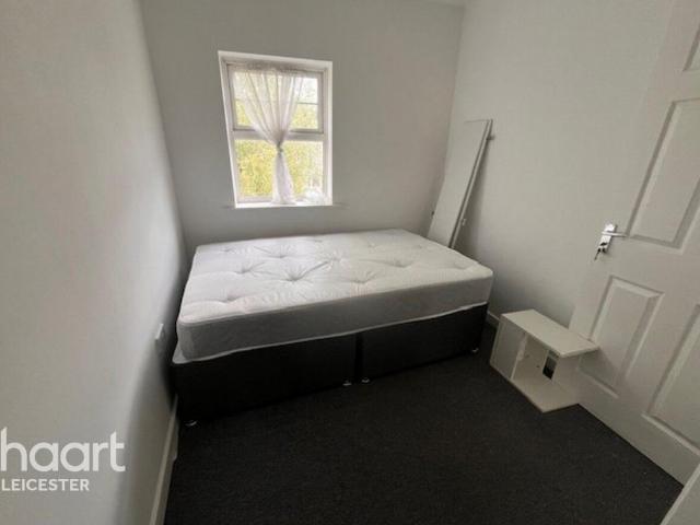 House for rent in Stocking Farm, Old Wharf