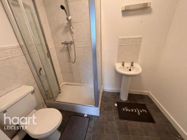 House for rent in Stocking Farm, Old Wharf