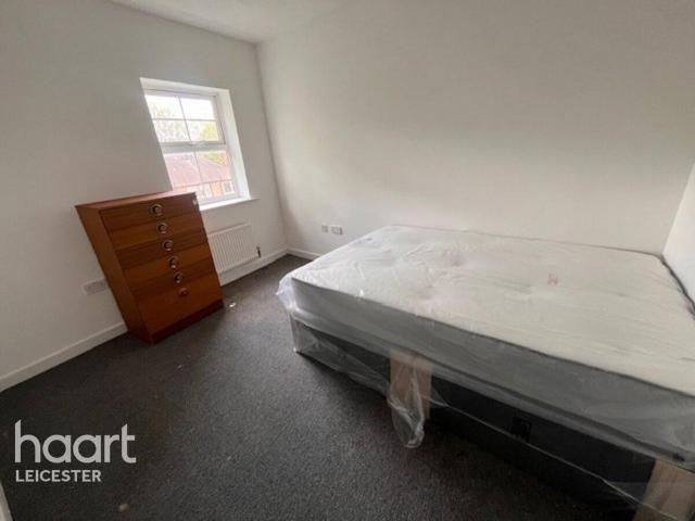 House for rent in Stocking Farm, Old Wharf