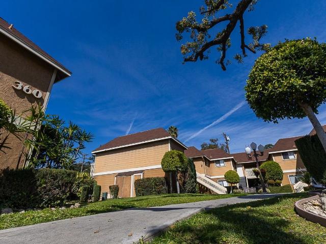 Apartment for rent in Upland, California