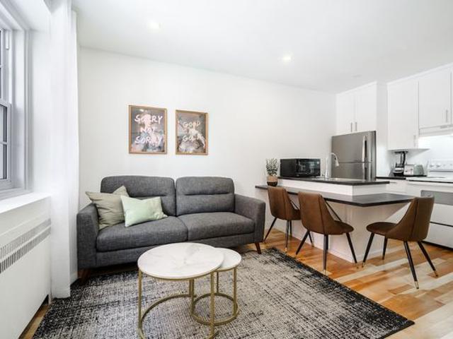 Room for rent in St. Leonard's, Quebec