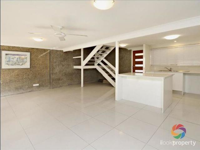 Townhouse for rent in Town of Buddina, Sunshine Coast Regional