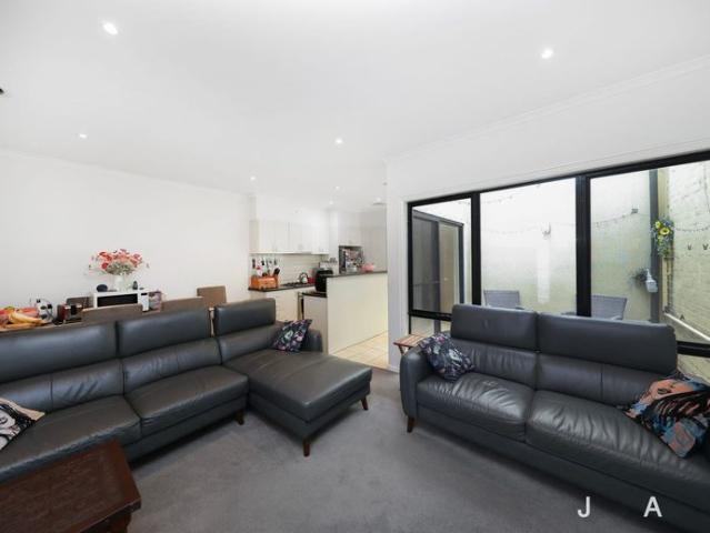 Townhouse for rent in Camerons Creek, Victoria