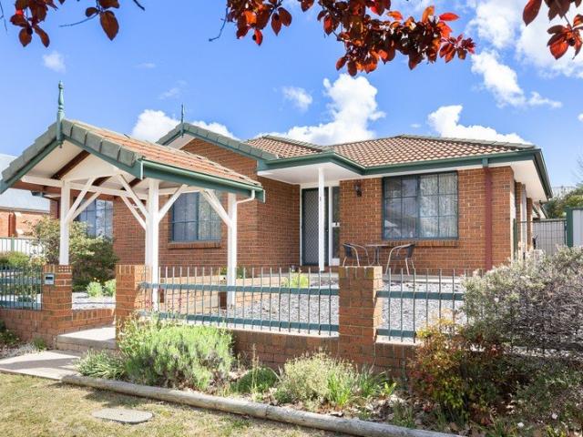 Townhouse for sale in Cooma, Snowy Monaro Regional Council