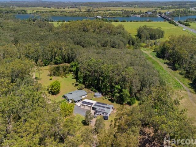 Cottage for sale in Blackmans Point, New South Wales