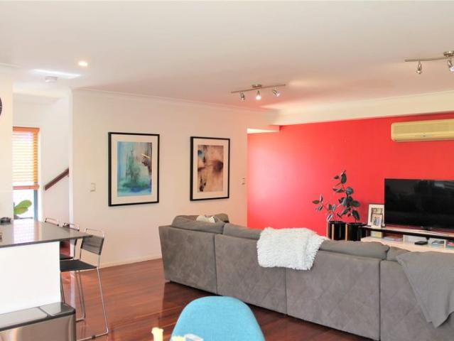 Townhouse for rent in Toombul, Queensland