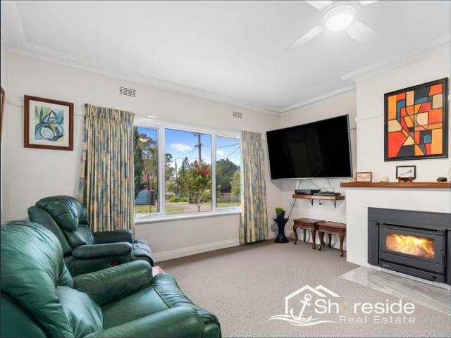 House for rent in Kalimna West, Victoria