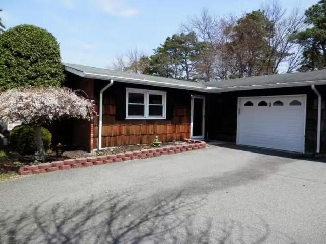 House for sale in Brick