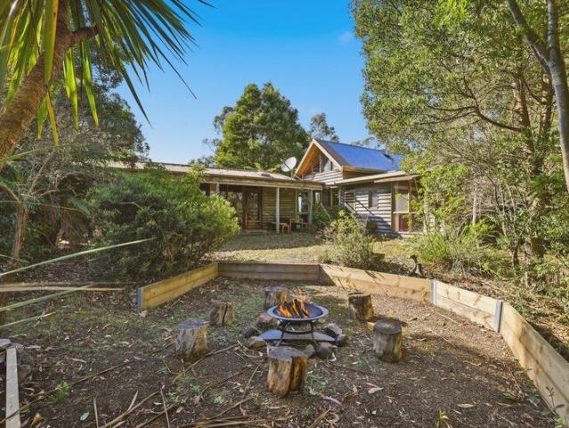 Cottage for sale in Woorarra West, Victoria