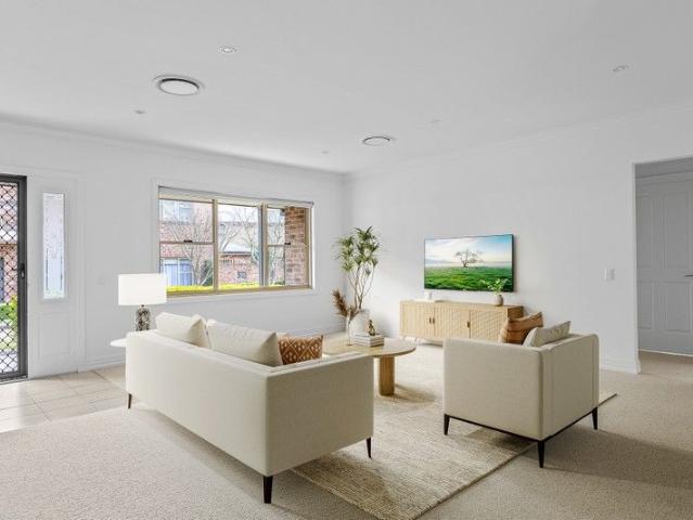 House for sale in Berry