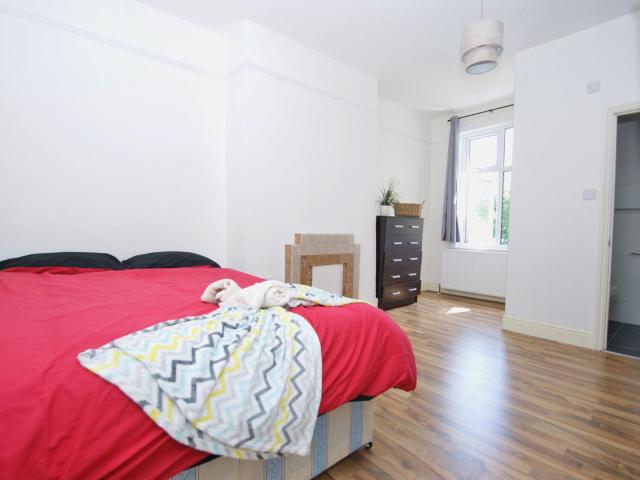 Room for rent in Shepherd's Bush, Greater London