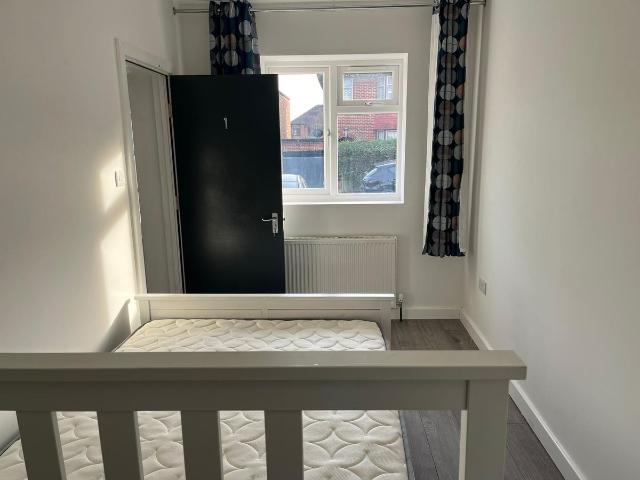 House for rent in Kingsbury, Greater London