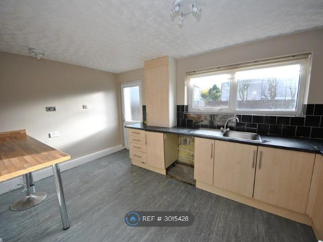 House for rent in Tanhouse, Roby Mill