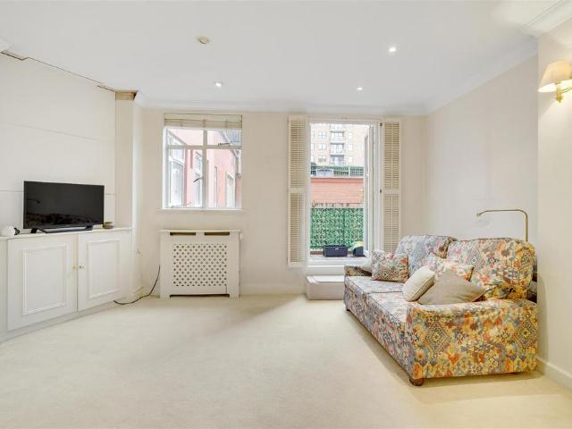 Apartment for rent in Knightsbridge, Greater London