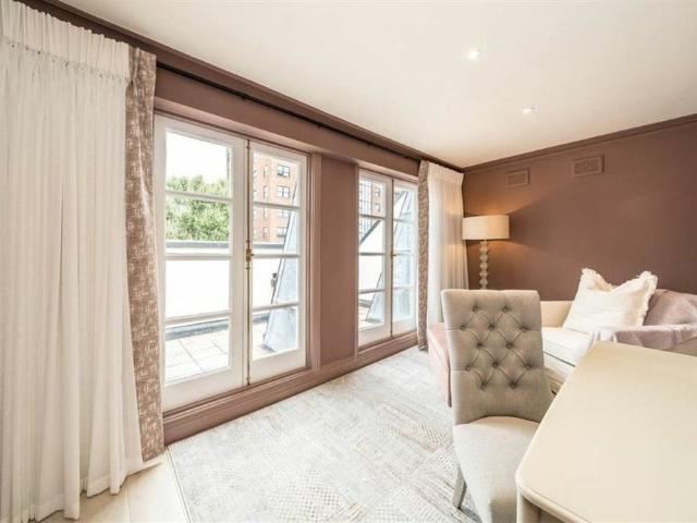 House for rent in South Kensington, Knightsbridge