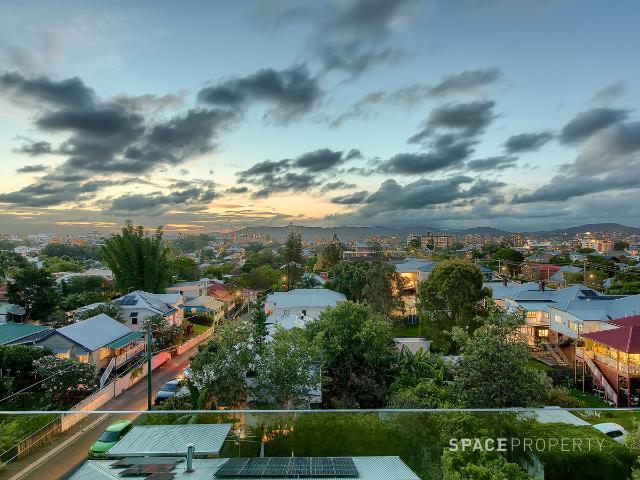House for sale in Highgate Hill